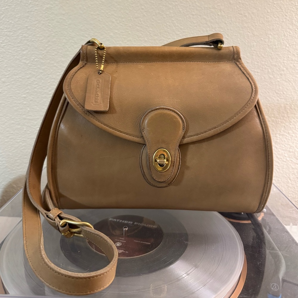 SOLD 🚫 Vintage Coach Logan 9907 in Stone